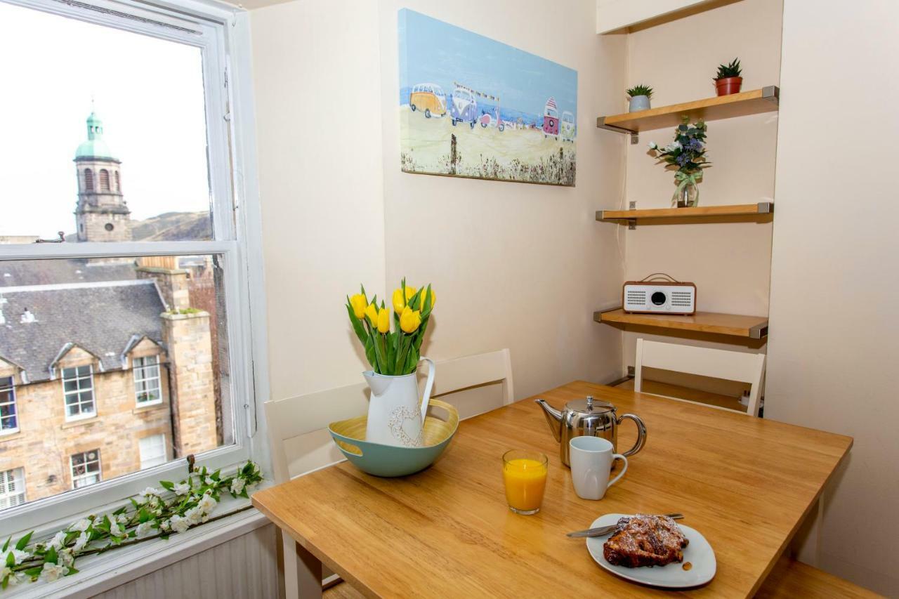 Spacious 2 Bed Apartment In The Heart Of Old Town Édimbourg Extérieur photo